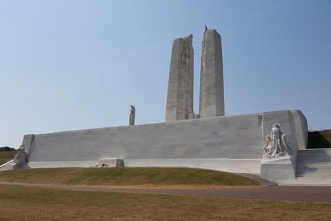 Full-Day Canadian WW1 Vimy and Somme Battlefield Tour from Arras