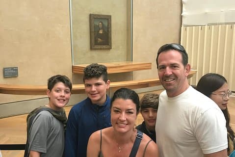 Leonardo's Monnalisa on the background