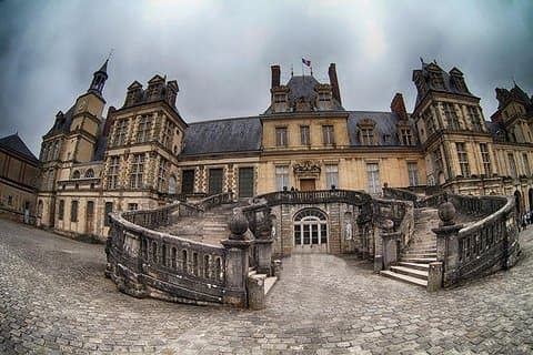 Private tour to Fontainebleau from Paris. Tickets included!