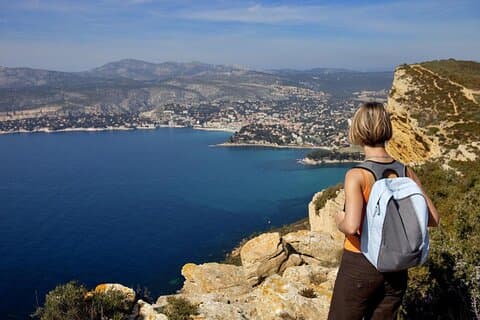 5-Hour Private Sightseeing Tour of the Provence from Marseille in Luxury Car