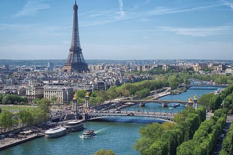 Half-Day Private Tour of Paris with Seine River Cruise