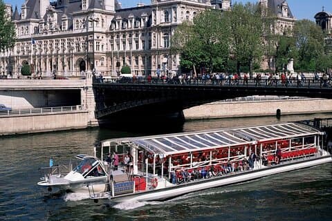 5-Hour Seine Cruise with Shopping at la Vallee Village with Pick up