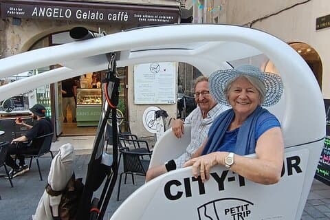 Discover Montpellier effortlessly: by bike taxi (private tour)