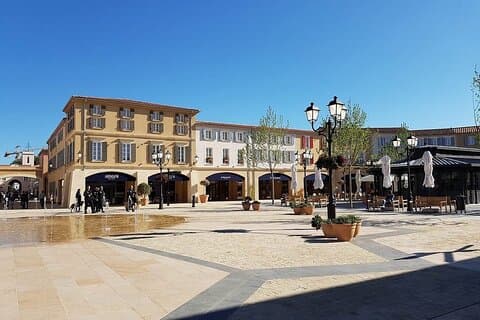 Private Transfer from Marseille to Provence Designer Outlet