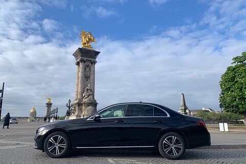 E Class Mercedes by Alexander the 3rd bridge