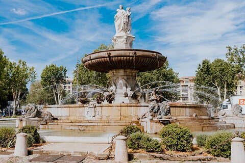 Essence of Provence in One Day: Aix, Wine Tour & Villages