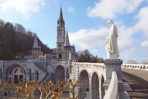 Lourdes Guided Tour Pickup Option from Toulouse or San Sebastián