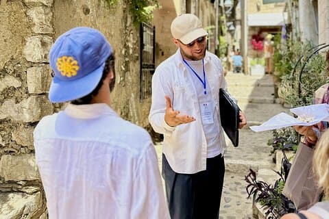 Tour guide in St Paul de Vence with a group of guests