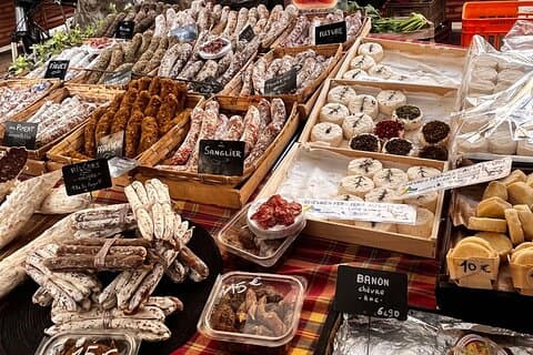 Discovering local markets