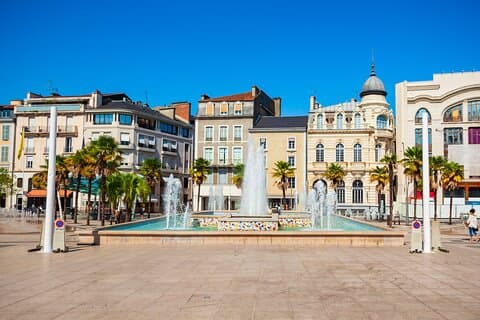 Explore Pau in 60 minutes with a Local
