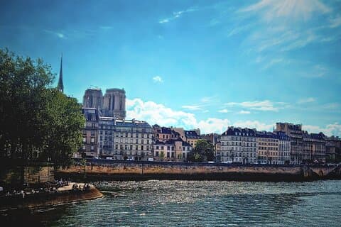 Time Travel on Ile de la Cité