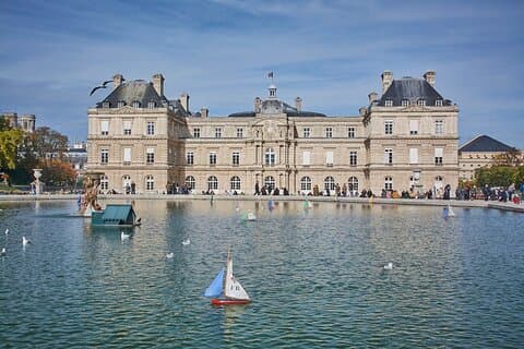 A Parisian Day