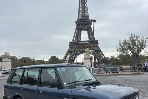 Like a Queen in Paris private tour in Range Rover classic