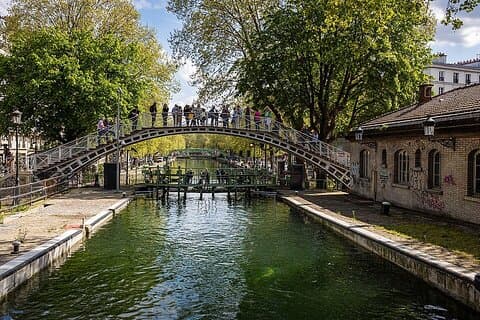 Paris’ Tourist Unusual Areas Explored by Safe Guided Sidecar Tour