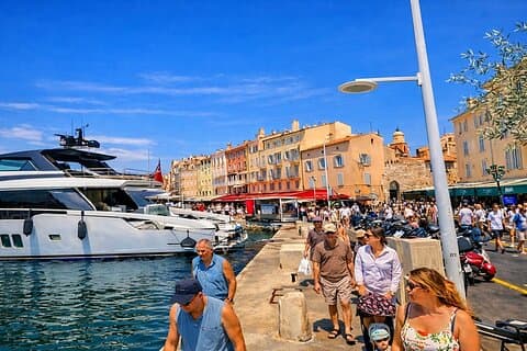 Saint-Tropez moments · Arriving by sea · Time to explore the harbour and village