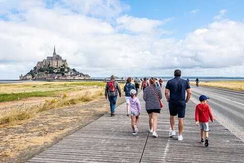 our customers walking to the MSM