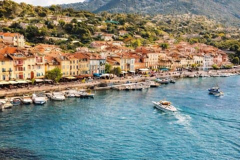 Private Provence Tour from Marseille Cassis and Aix