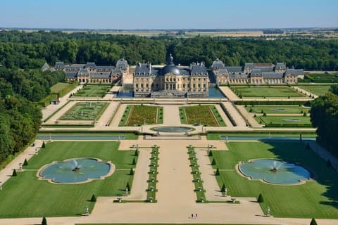 Half-Day Trip from Paris to Château de Fontainebleau