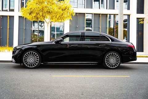 Airport Transfer: Paris City to Paris Airport CDG by Business Car