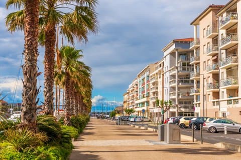 Sète Canals & Wine Heritage – Private Boat Shore Tour