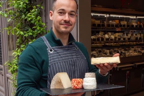 Bordeaux Food Tour - Market Walk & Local Tastings