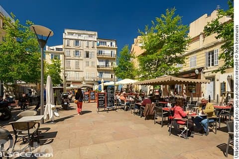 Walking tour of Marseille Old Town + optional transport & food