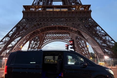 Private Tour of Paris in Mercedes V-Luxe Comfort Class