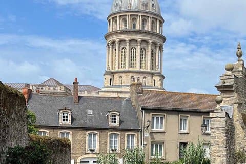 Discover all Boulogne sur Mer and the small resort of Wimereux