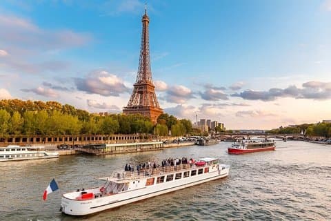 Paris Seine River Sightseeing Cruise with Audio Guide