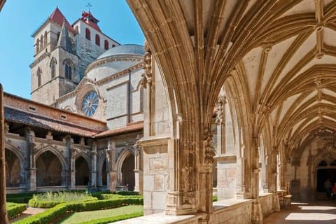 From Toulouse: Hidden Medieval France & Lot Valley Day Trip