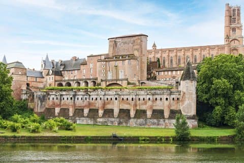 From Cathars to Kings: Albi and Cordes-sur-Ciel Day Trip