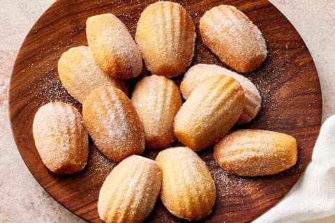 Madeleine Baking Class for Families and Kids in Central Paris