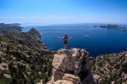 Discovery Climbing Large Routes in the Calanques of Marseille