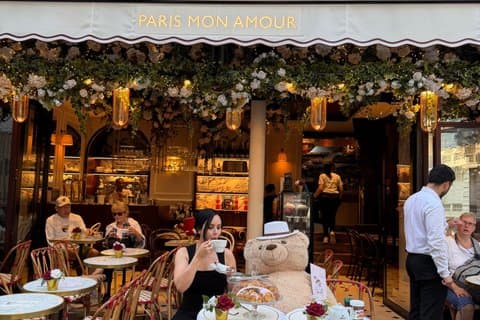 Paris Signature Day Private Tour Photoshoot and Local Experience