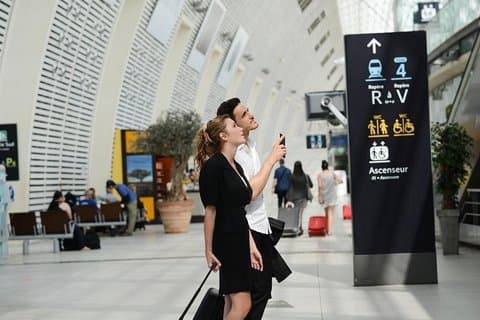 Private Marseille Airport (MRS) to/from City & Cruise Transfer