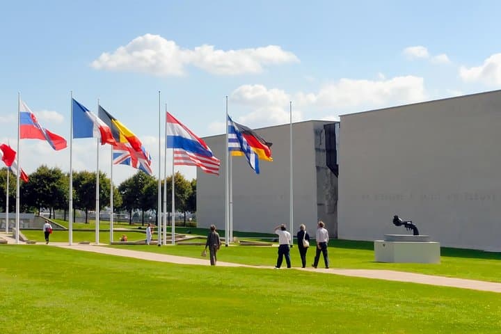 Memorial de Caen Museum Ticket and Guided Tour of D-Day Sites from Caen