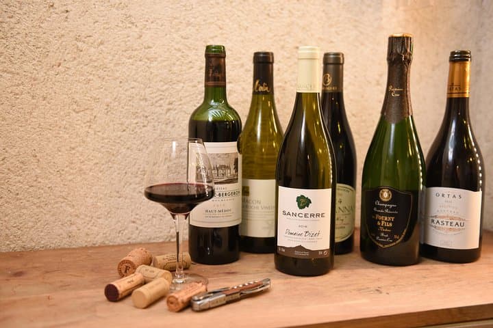 6 wines to taste, including Champagne!