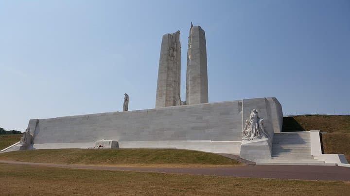 Private Canadian WW1 Vimy & Somme Battlefield Tour from Arras or Lille