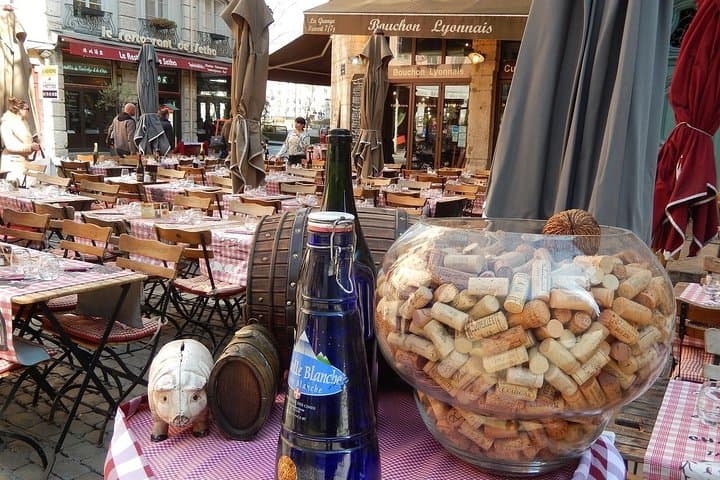 Lyon Original Old Town Food Tour with Wine Tasting