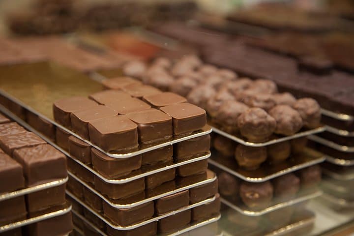 Paris French Sweets Tasting Tour with Pastries and Chocolates