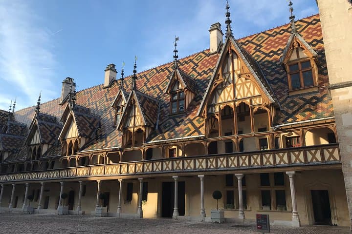 Private full day tour in Burgundy : Historic & Wine Journey
