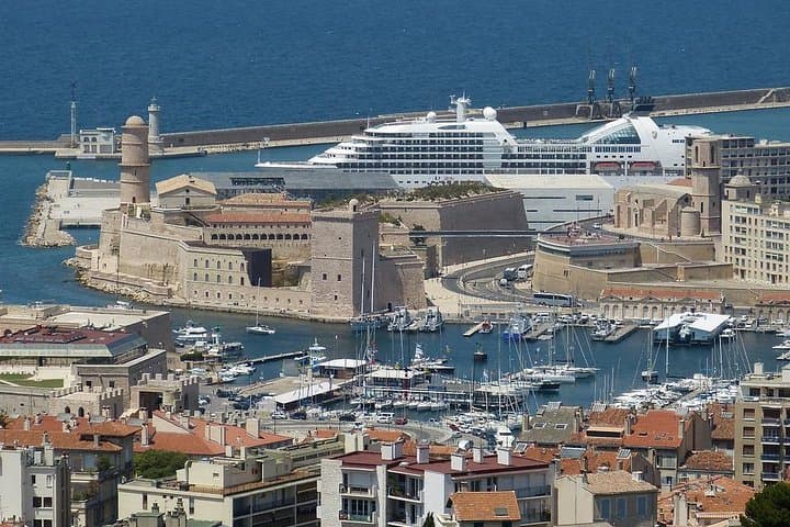 Private 4-hour Tour of Marseille with driver and guide