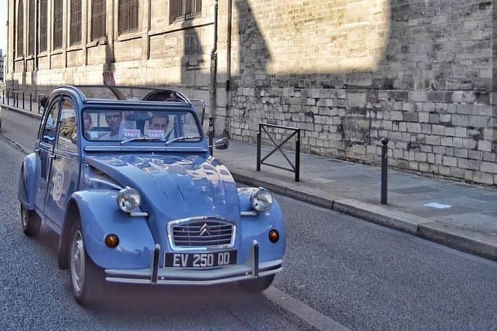 Vintage 2CV Adventure: 2 -Hour Paris Secrets Tour