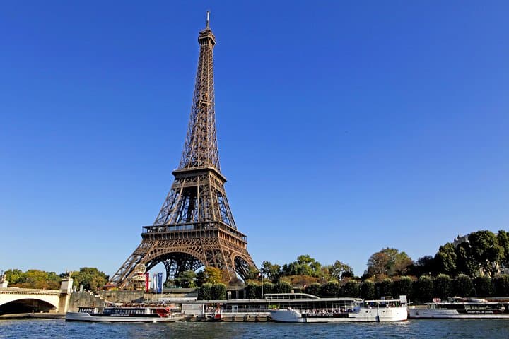 Paris Sightseeing Tour with Seine River Cruise from Disneyland®