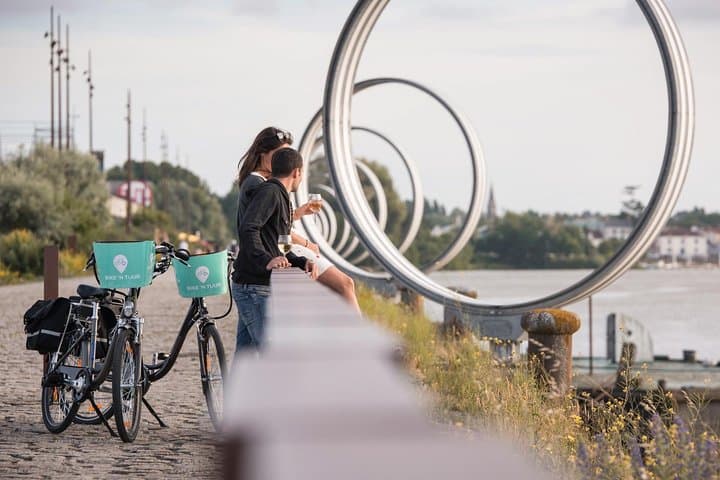 PANORAMA TOUR OF NANTES by electric bike