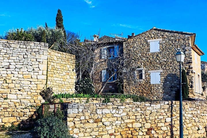 Avignon and the inspirational villages of the Vauclause - L'Isle sur la Sorgue, Fontaine de Vaucluse, bric-a-brac, antiques & renaissance frescos
