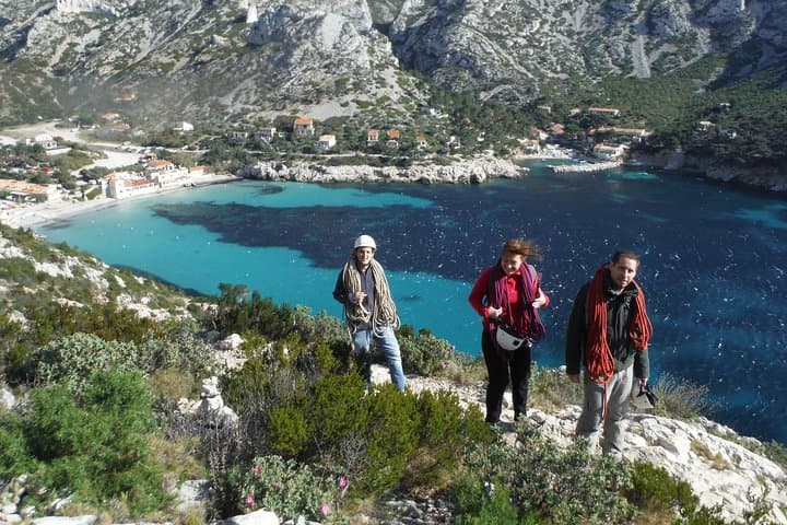 Daytime multi-pitch climbing in the Calanques National Park