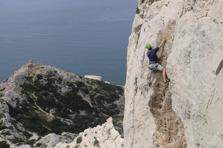 Daytime multi-pitch climbing in the Calanques National Park