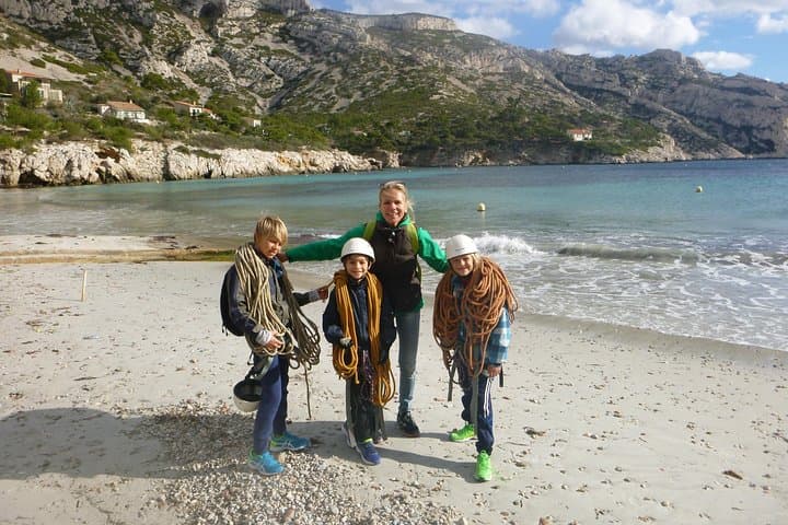 Daytime multi-pitch climbing in the Calanques National Park
