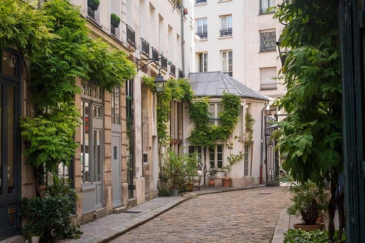 Find our favorite hidden streets in Paris.
